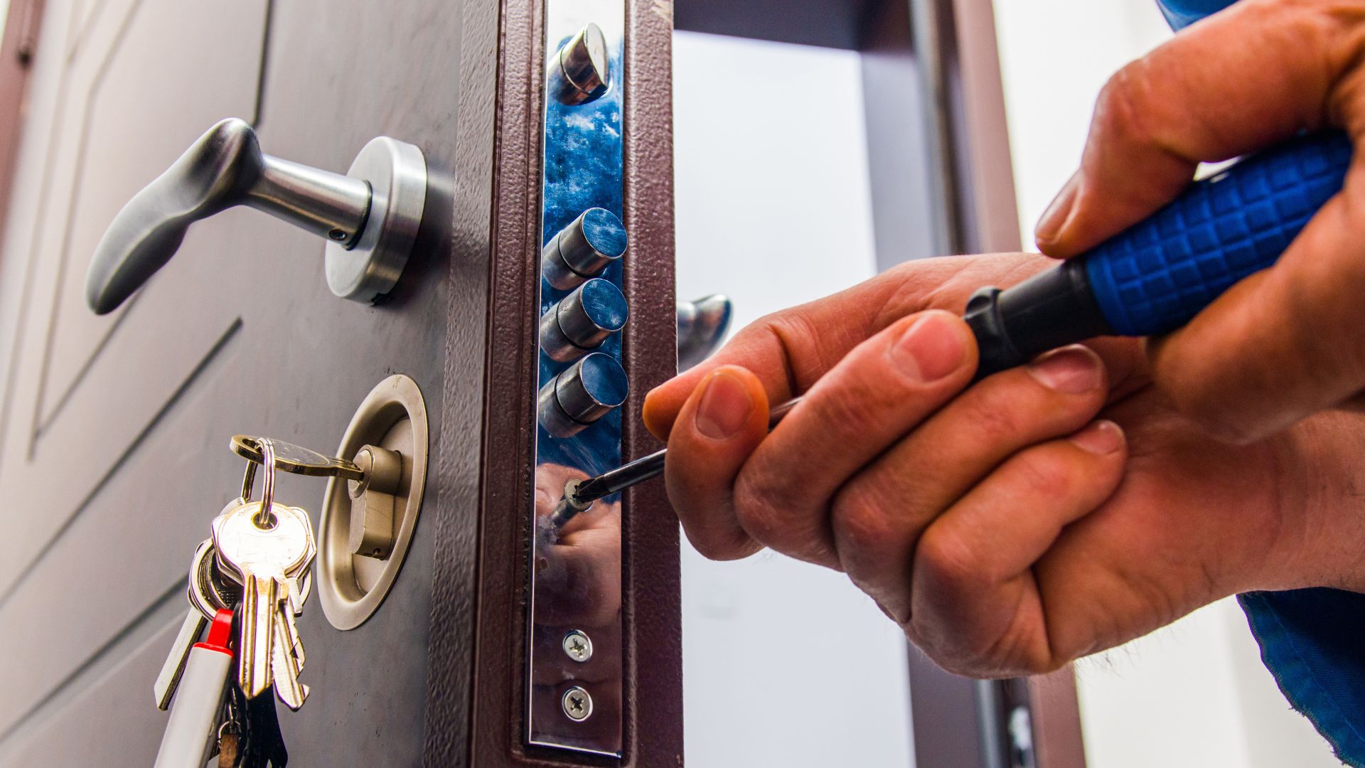 Como os chaveiros podem abrir portas sem danos