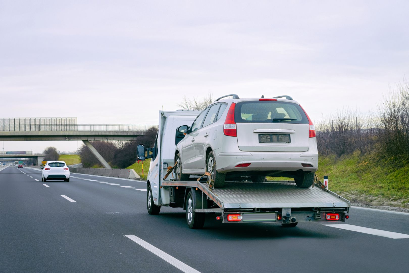 como o guincho coloca o carro em cima da plataforma